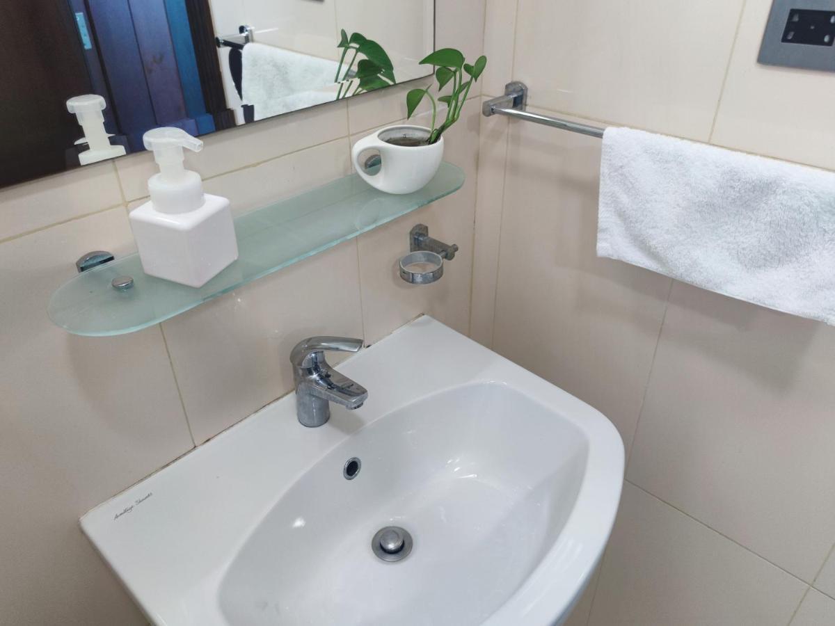 Abu Dhabi Cozy Mangrove View, Seaview 1 Bedroom 1 Partition Apartment Not Hotel Εξωτερικό φωτογραφία